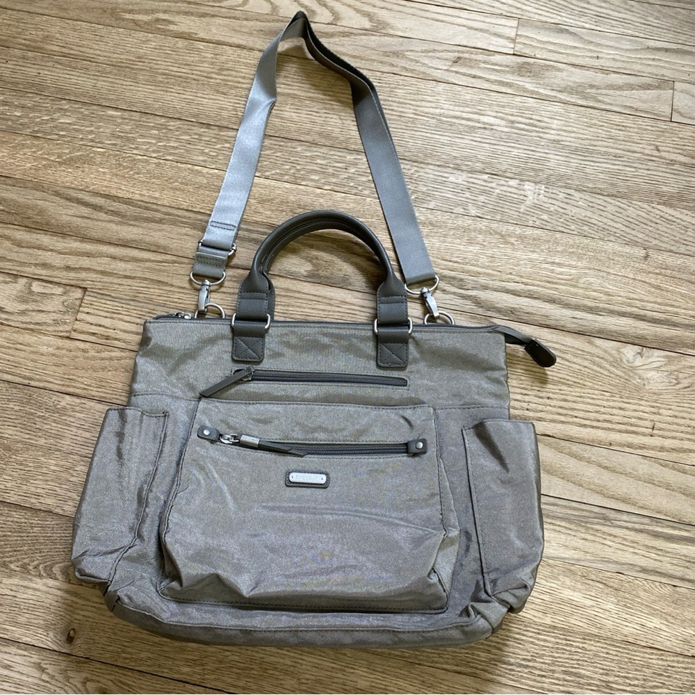 Baggallini Gray Overnight Expandable Laptop Bag with Attached Wristlet EUC